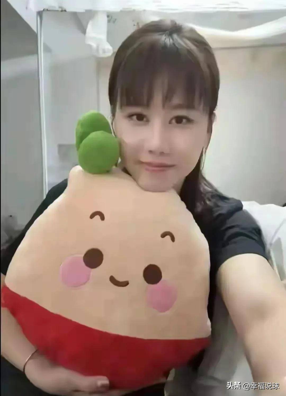 家人美低调打球恋爱读博三不误相较于孙颖莎她也是人生大赢(图5)